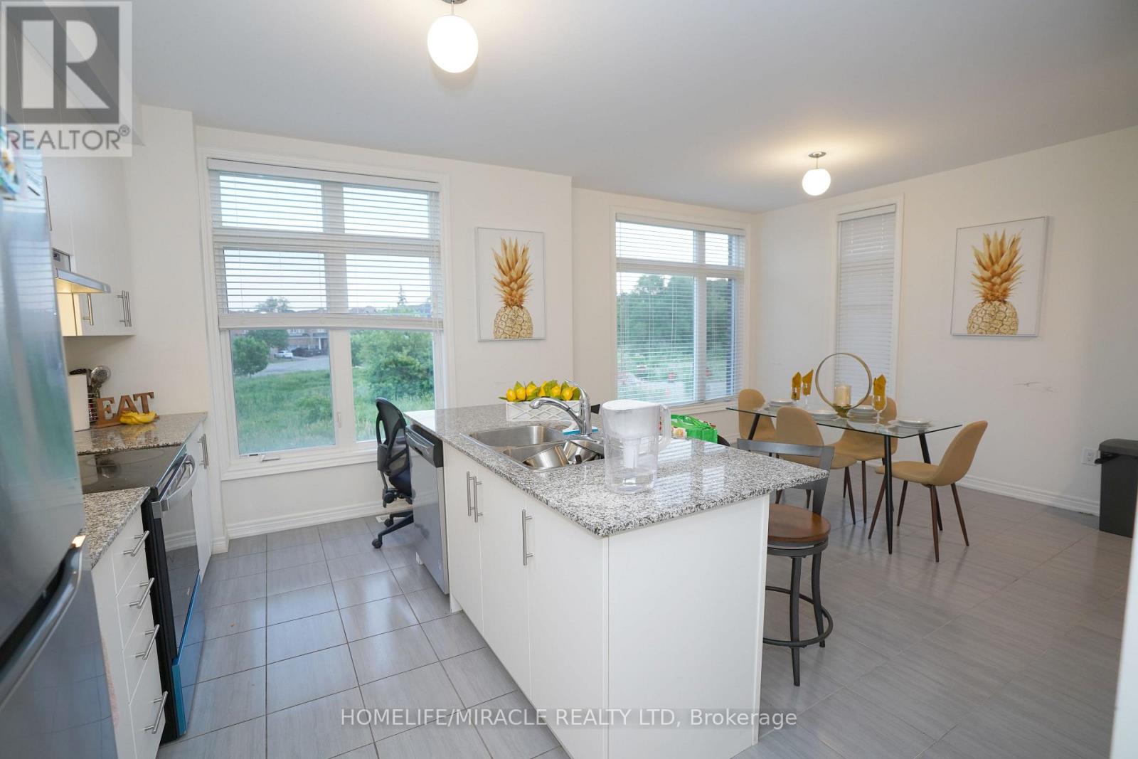 2 Queenpost Drive, Brampton (Credit Valley), Ontario  L6Y 6L2 - Photo 14 - W12280876