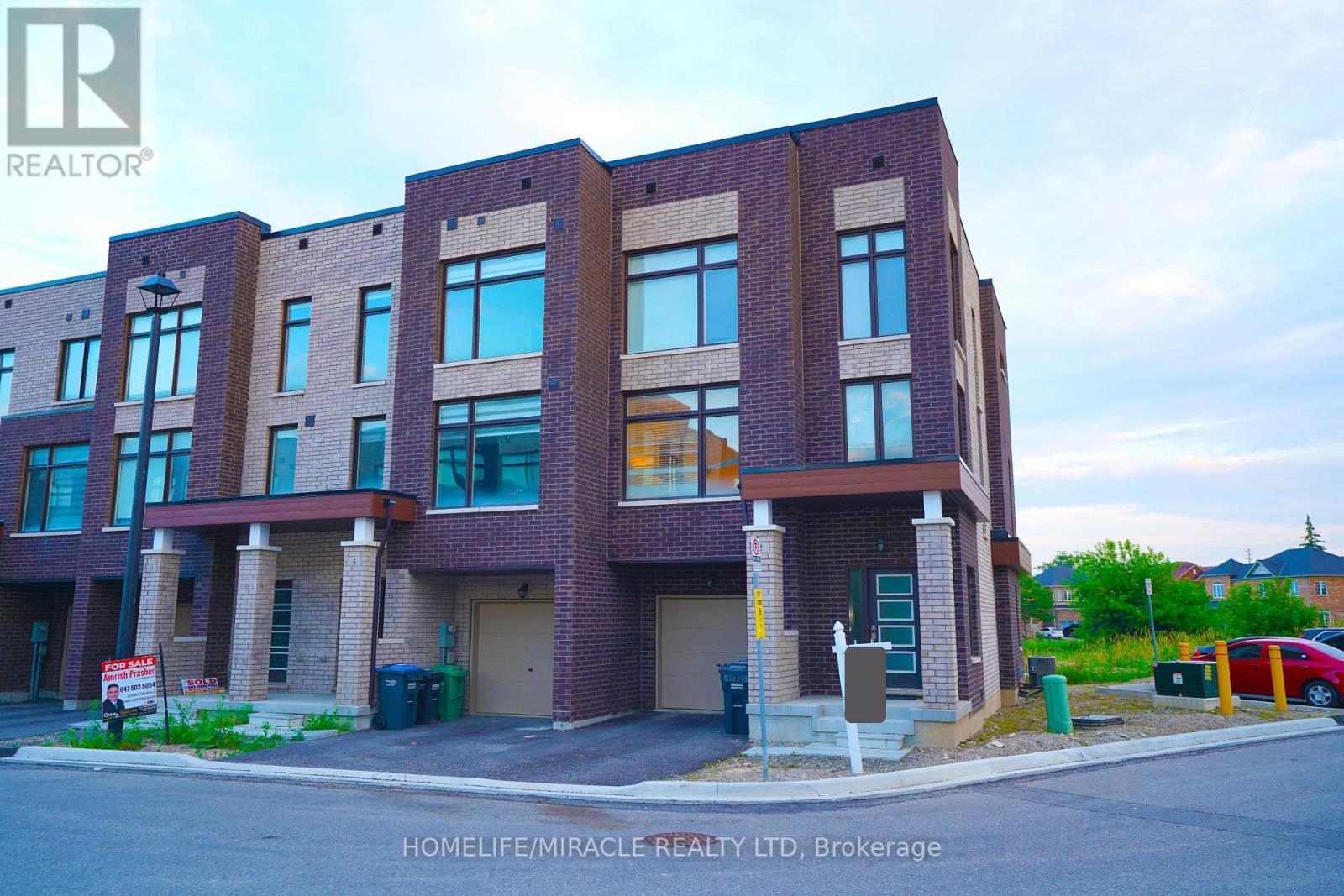 2 QUEENPOST DRIVE, Brampton, Ontario