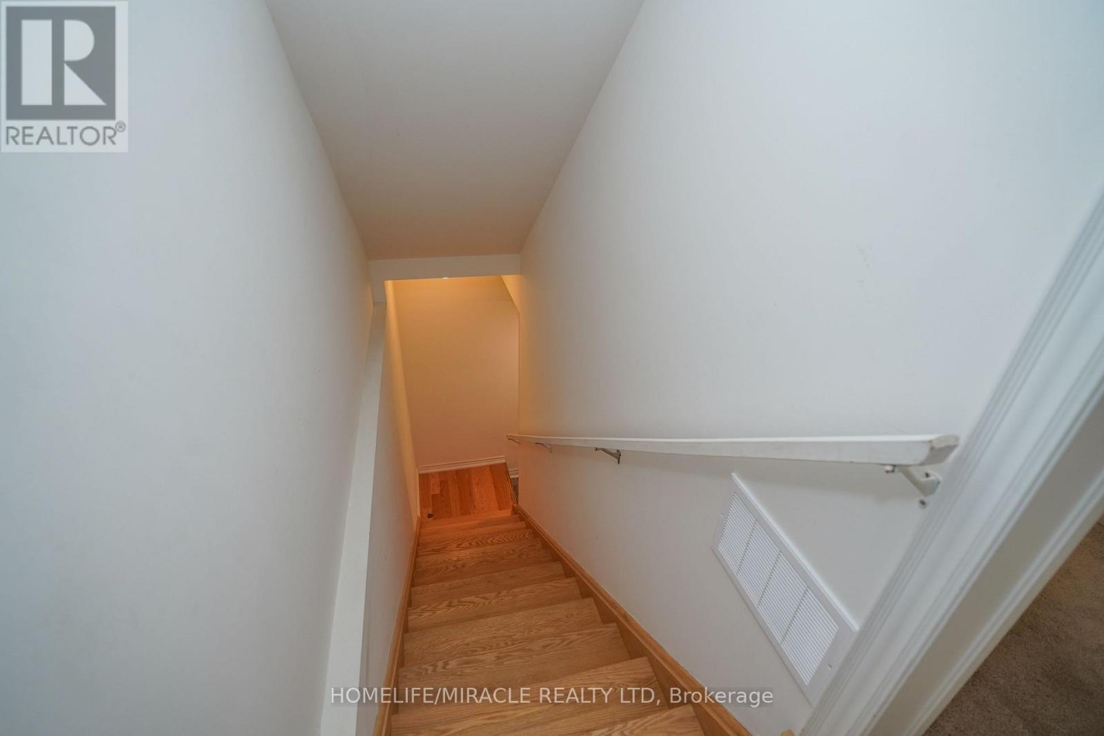 2 Queenpost Drive, Brampton (Credit Valley), Ontario  L6Y 6L2 - Photo 35 - W12280876