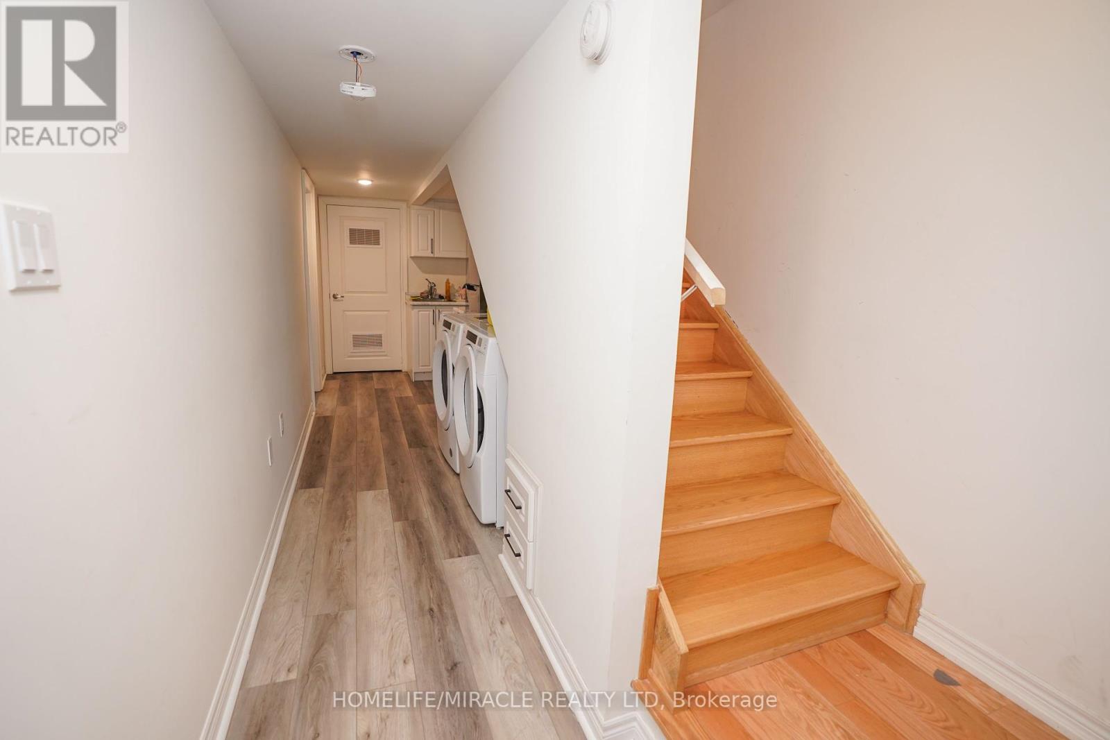 2 Queenpost Drive, Brampton (Credit Valley), Ontario  L6Y 6L2 - Photo 37 - W12280876