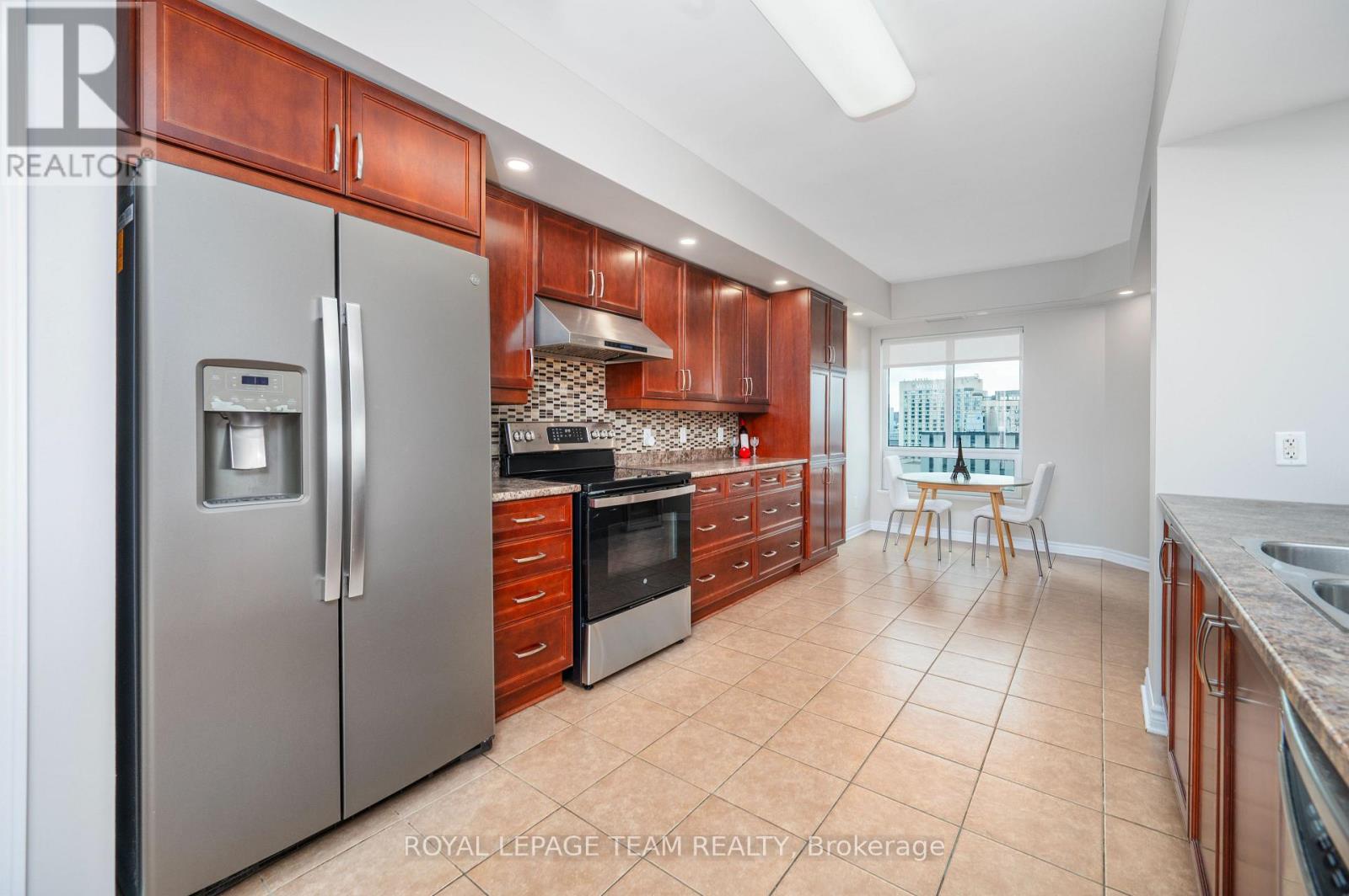 1704 - 200 Rideau Street, Ottawa, Ontario  K1N 5Y1 - Photo 11 - X12294315
