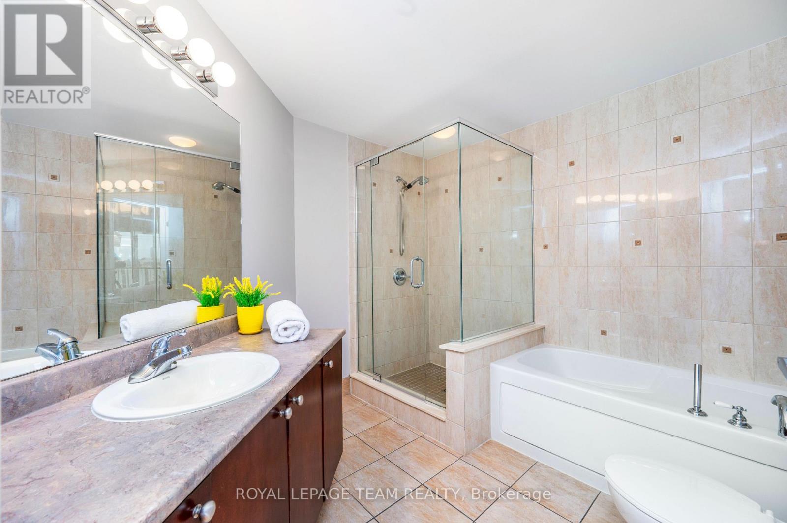 1704 - 200 Rideau Street, Ottawa, Ontario  K1N 5Y1 - Photo 17 - X12294315