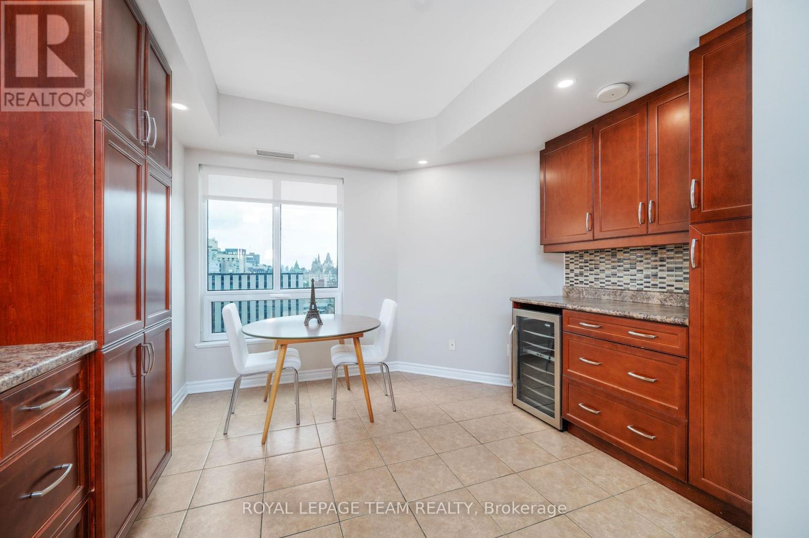 1704 - 200 Rideau Street, Ottawa, Ontario  K1N 5Y1 - Photo 12 - X12294315