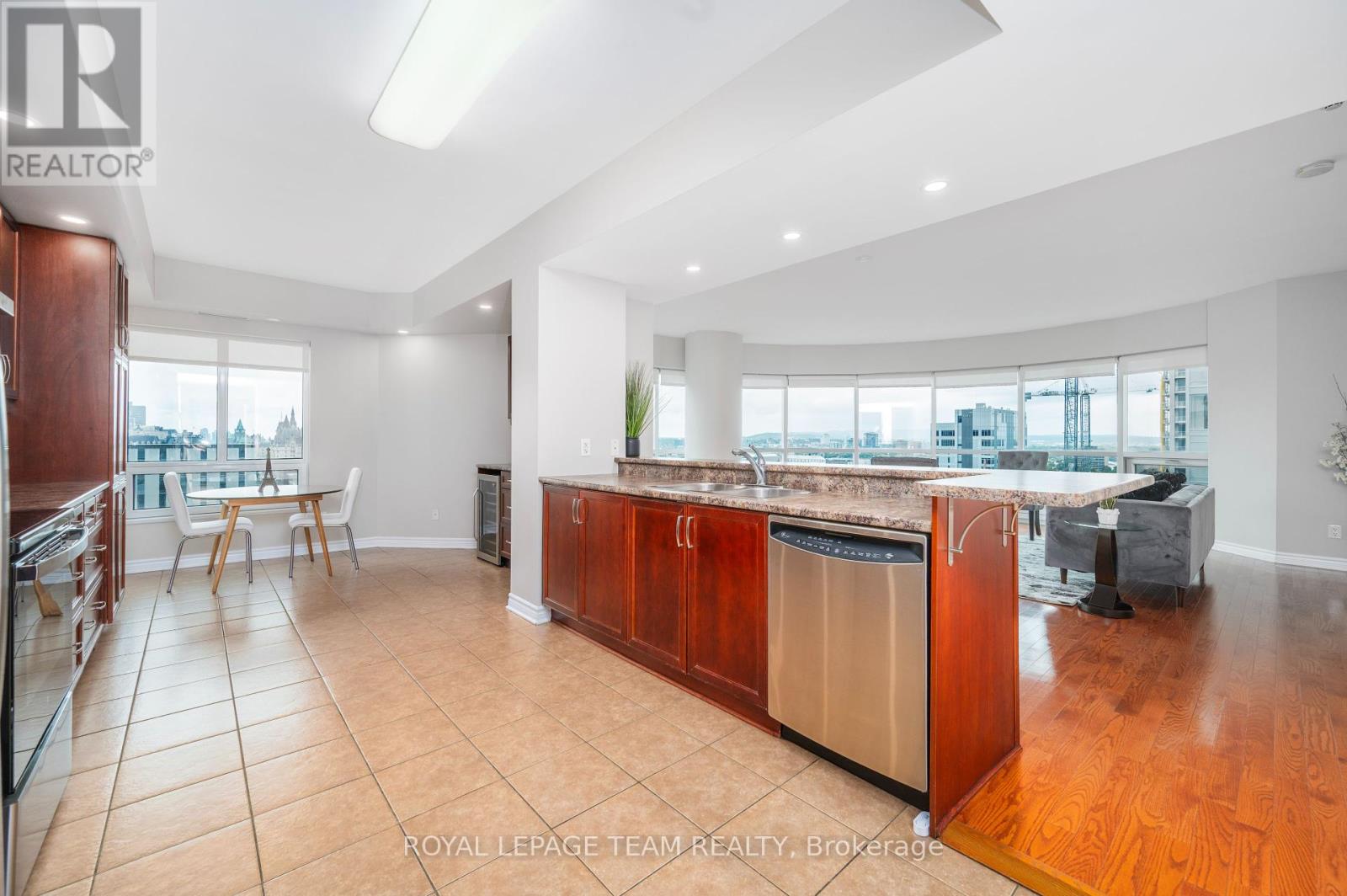 1704 - 200 Rideau Street, Ottawa, Ontario  K1N 5Y1 - Photo 14 - X12294315