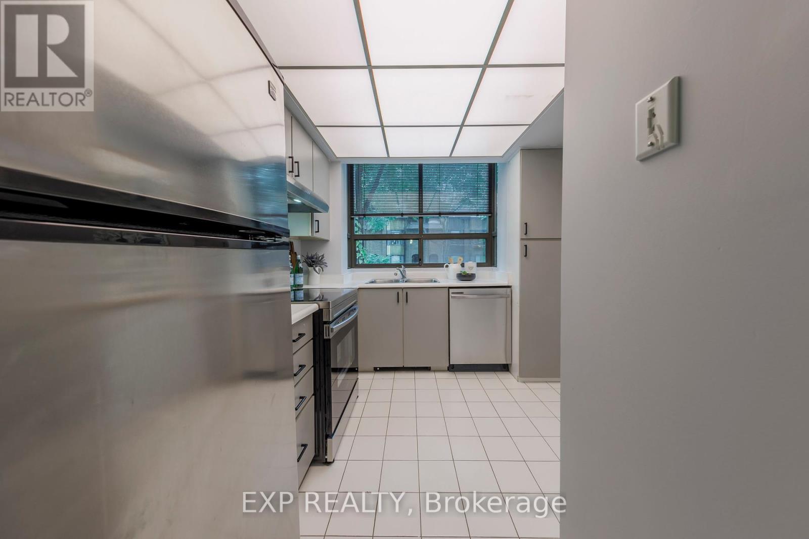 Property at 25 DUNDONALD STREET image 3
