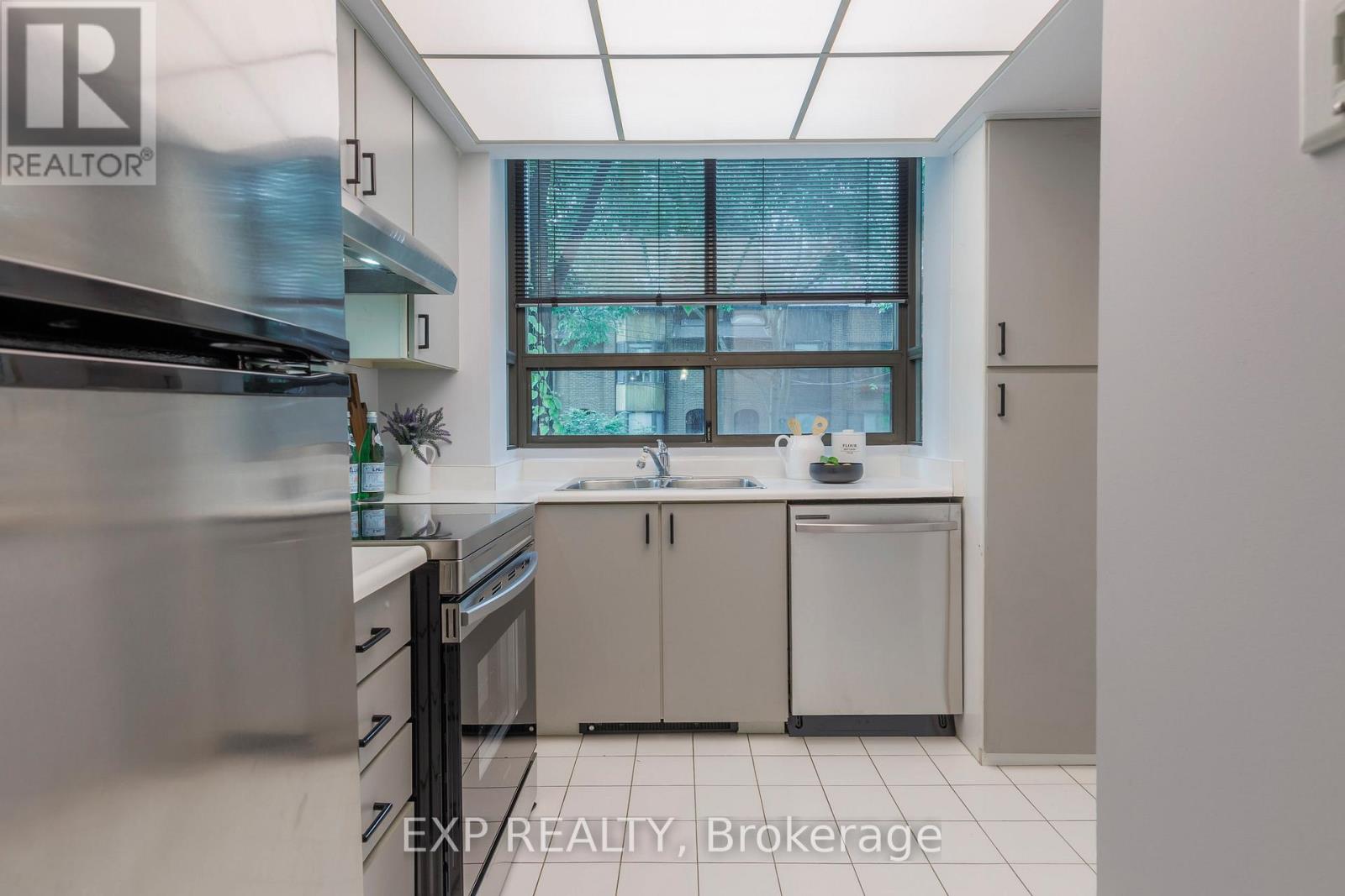 Property at 25 DUNDONALD STREET image 4