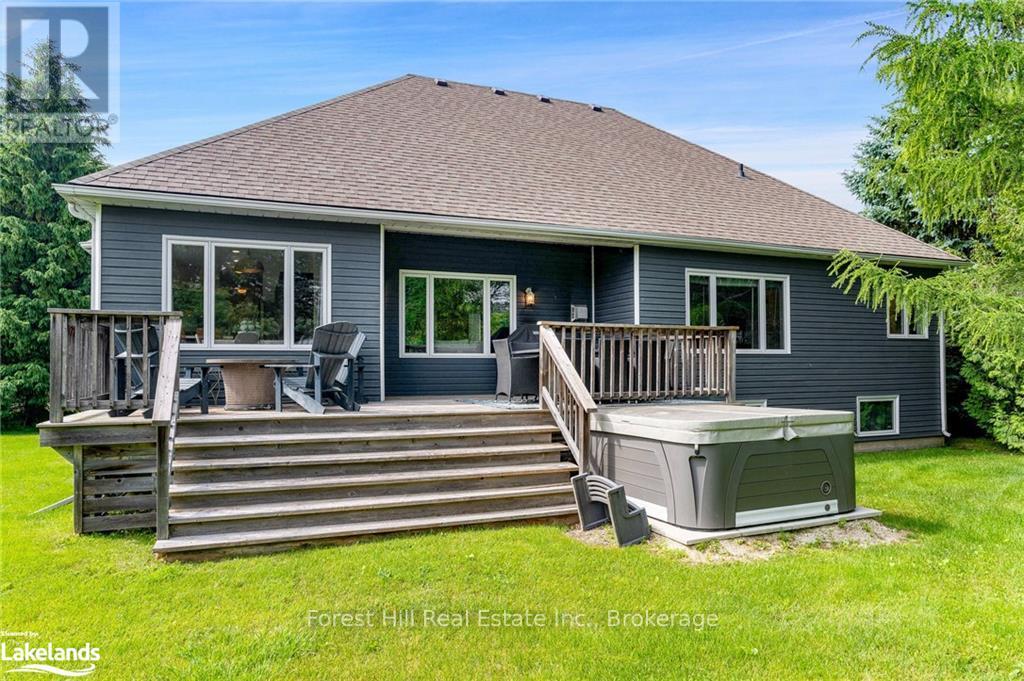 Property at 140 AUGUSTA CRESCENT image 4