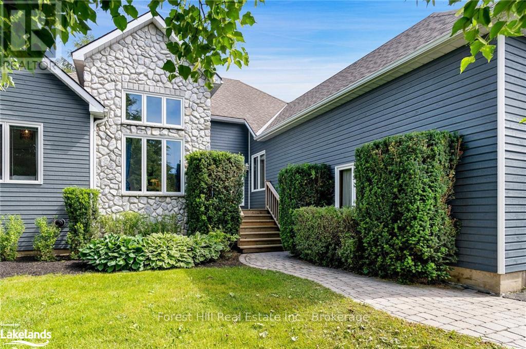 Property at 140 AUGUSTA CRESCENT image 3