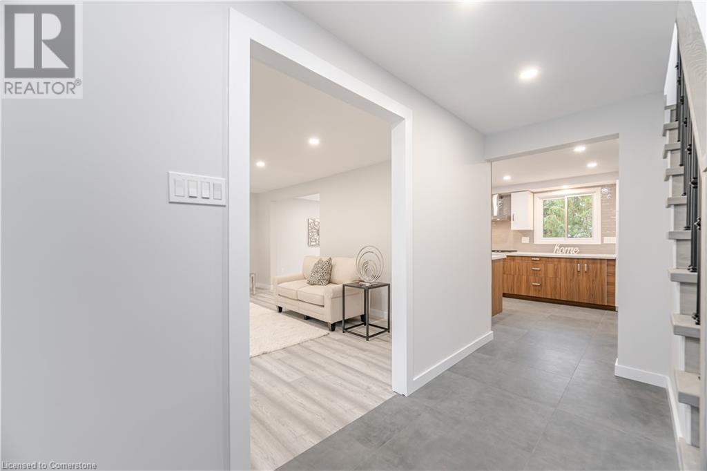 Property at 20 ROSENEATH Crescent image 5