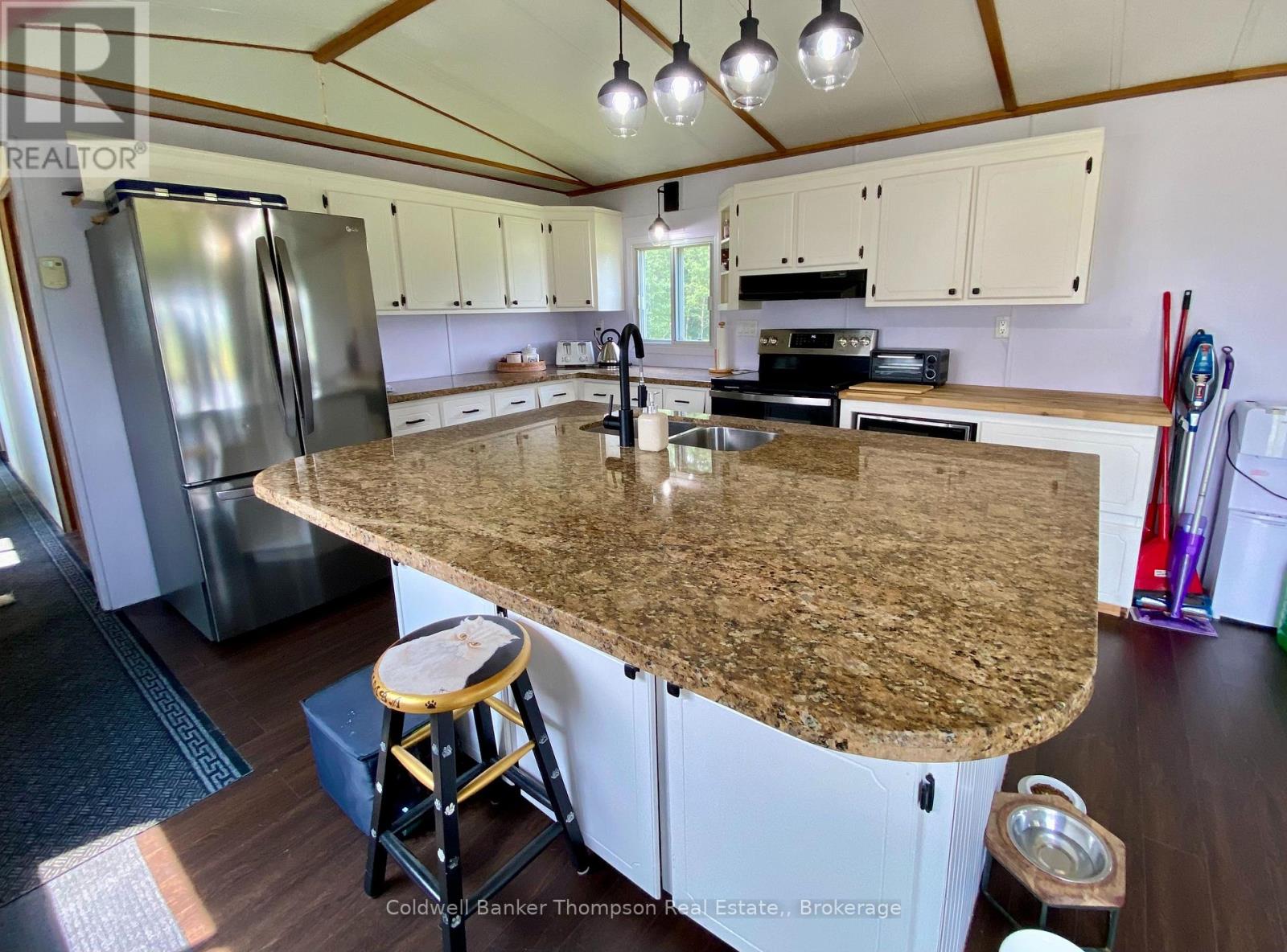 28 Hilltop Road S, Parry Sound Remote Area, Ontario  P0H 1A0 - Photo 11 - X12295571