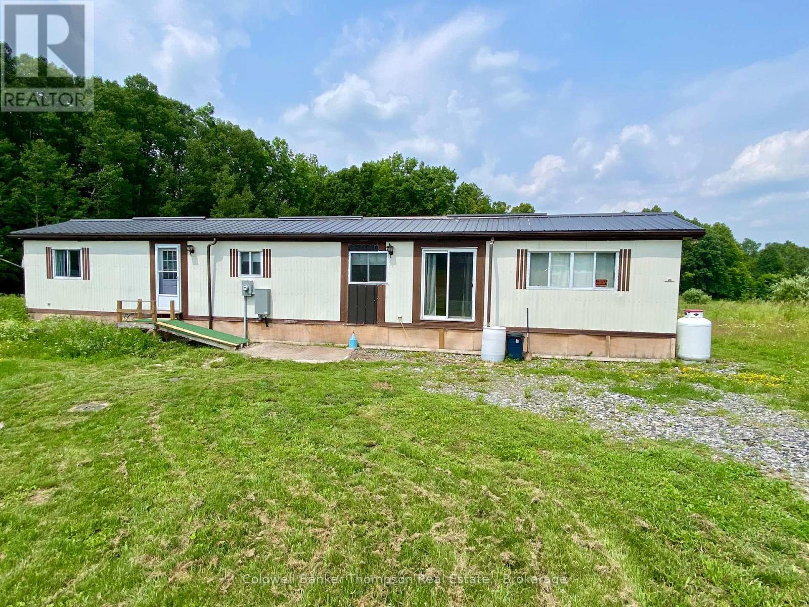 28 Hilltop Road S, Parry Sound Remote Area, Ontario  P0H 1A0 - Photo 2 - X12295571