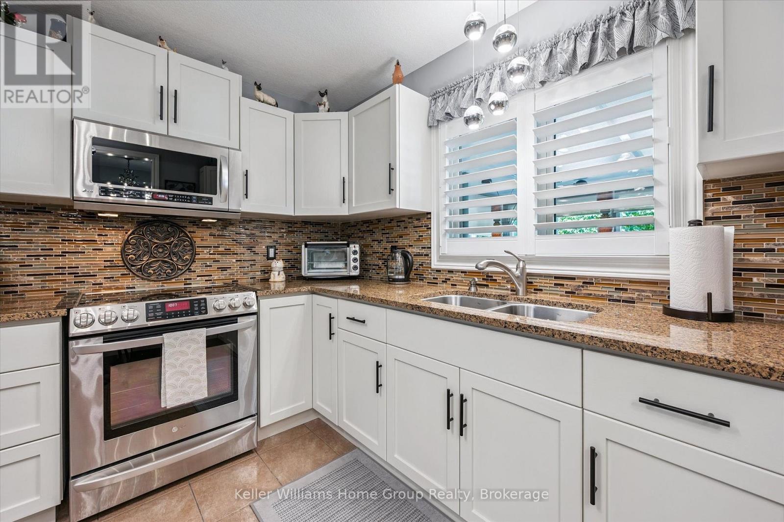 28 Harcourt Place, Centre Wellington, Ontario  N1M 0A6 - Photo 17 - X12295088