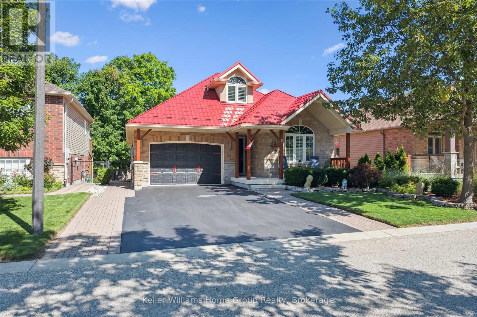 28 Harcourt Place, Centre Wellington, Ontario  N1M 0A6 - Photo 3 - X12295088