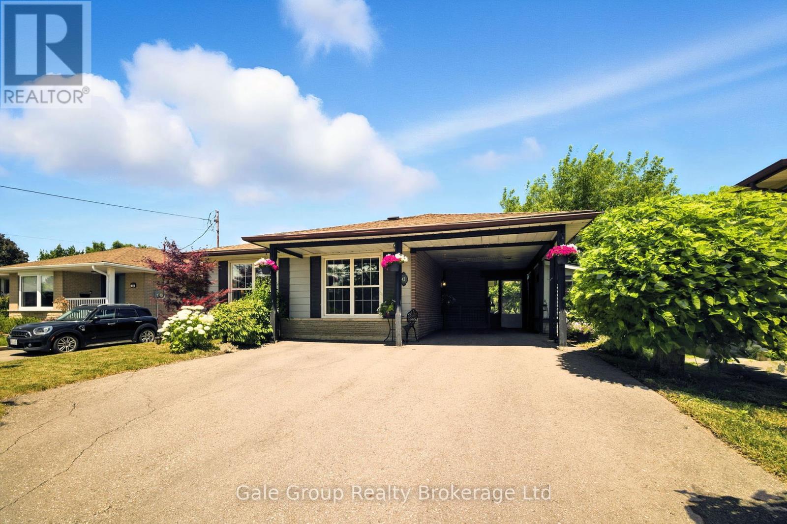 Property at 42 MOULTREY CRESCENT image 2