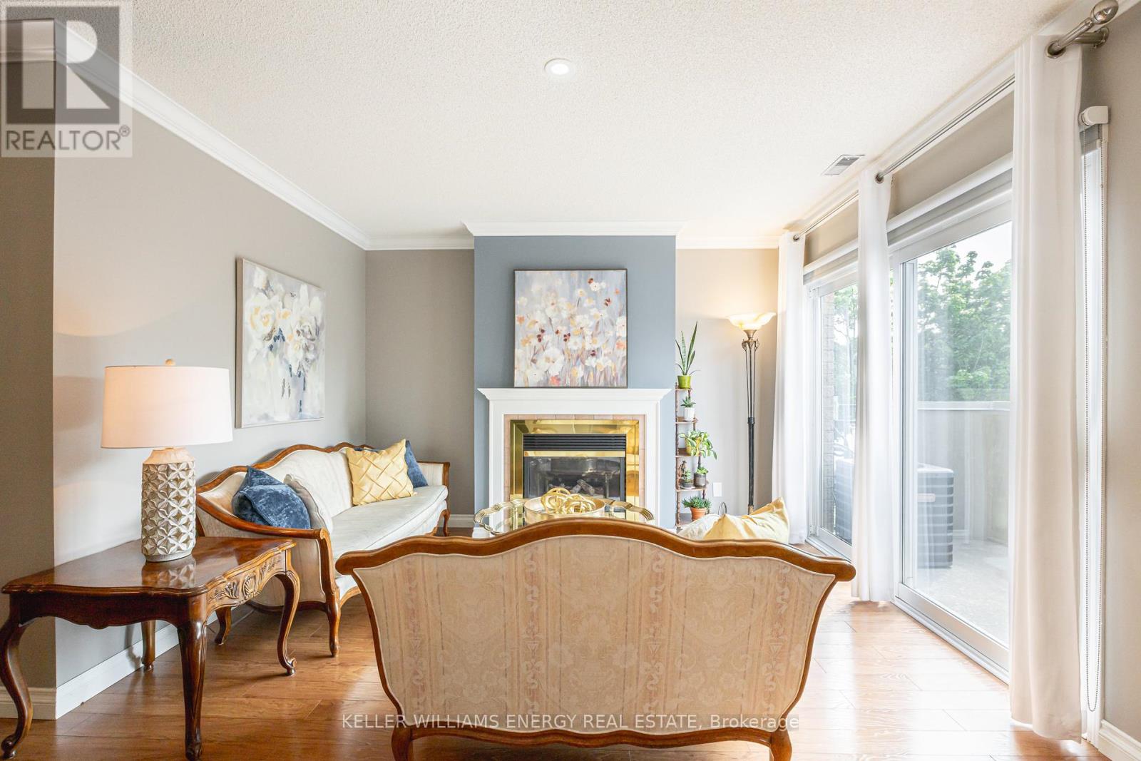 Property at 809 - 1400 THE ESPLANADE N image 4