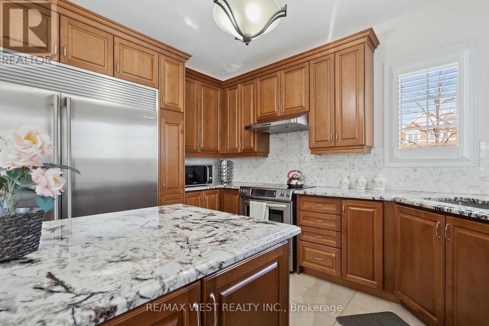 Property at 126 JOSEPHINE ROAD W image 3