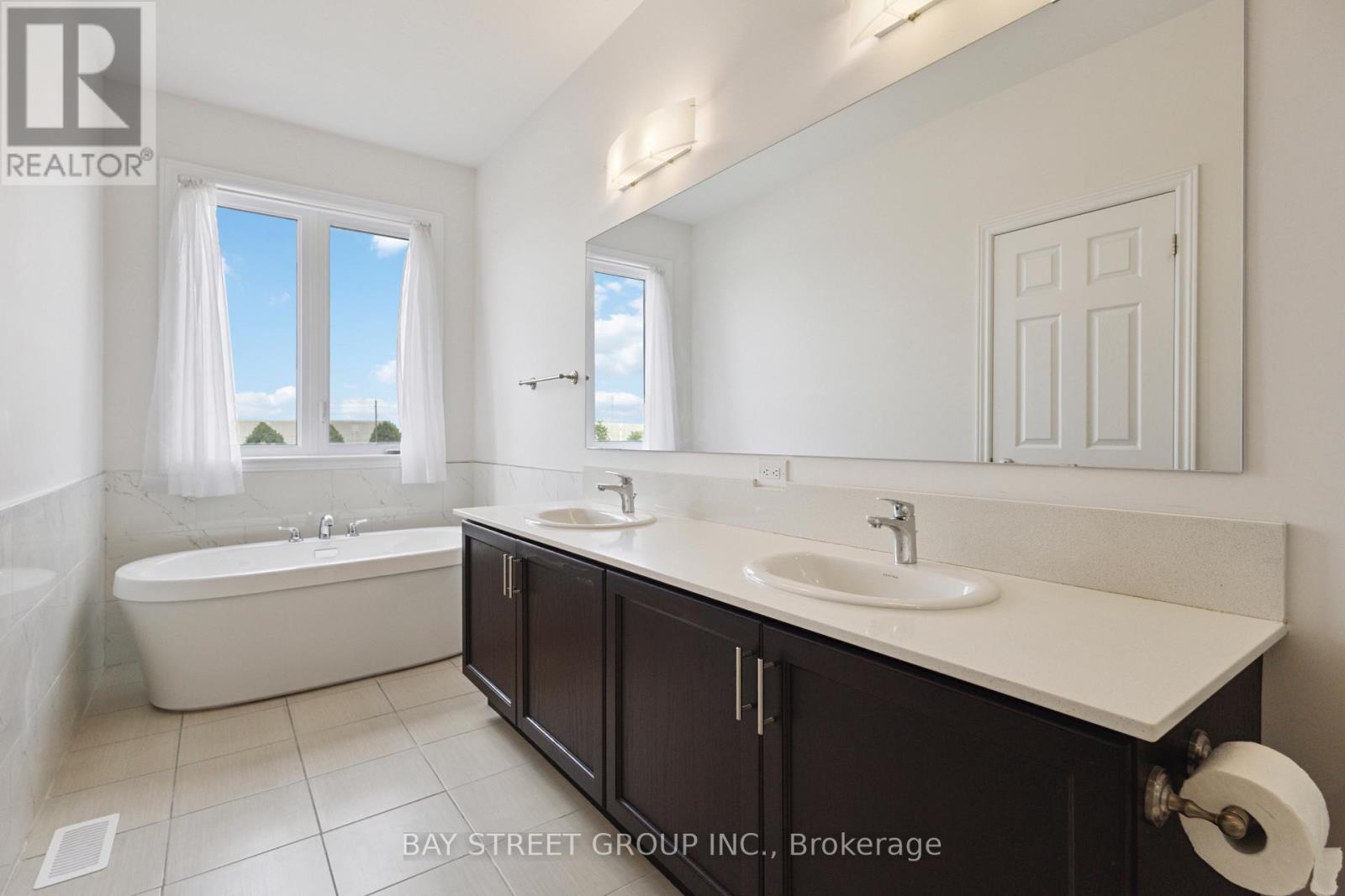 174 Mumbai Drive, Markham, Ontario  L3S 0G5 - Photo 15 - N12295624