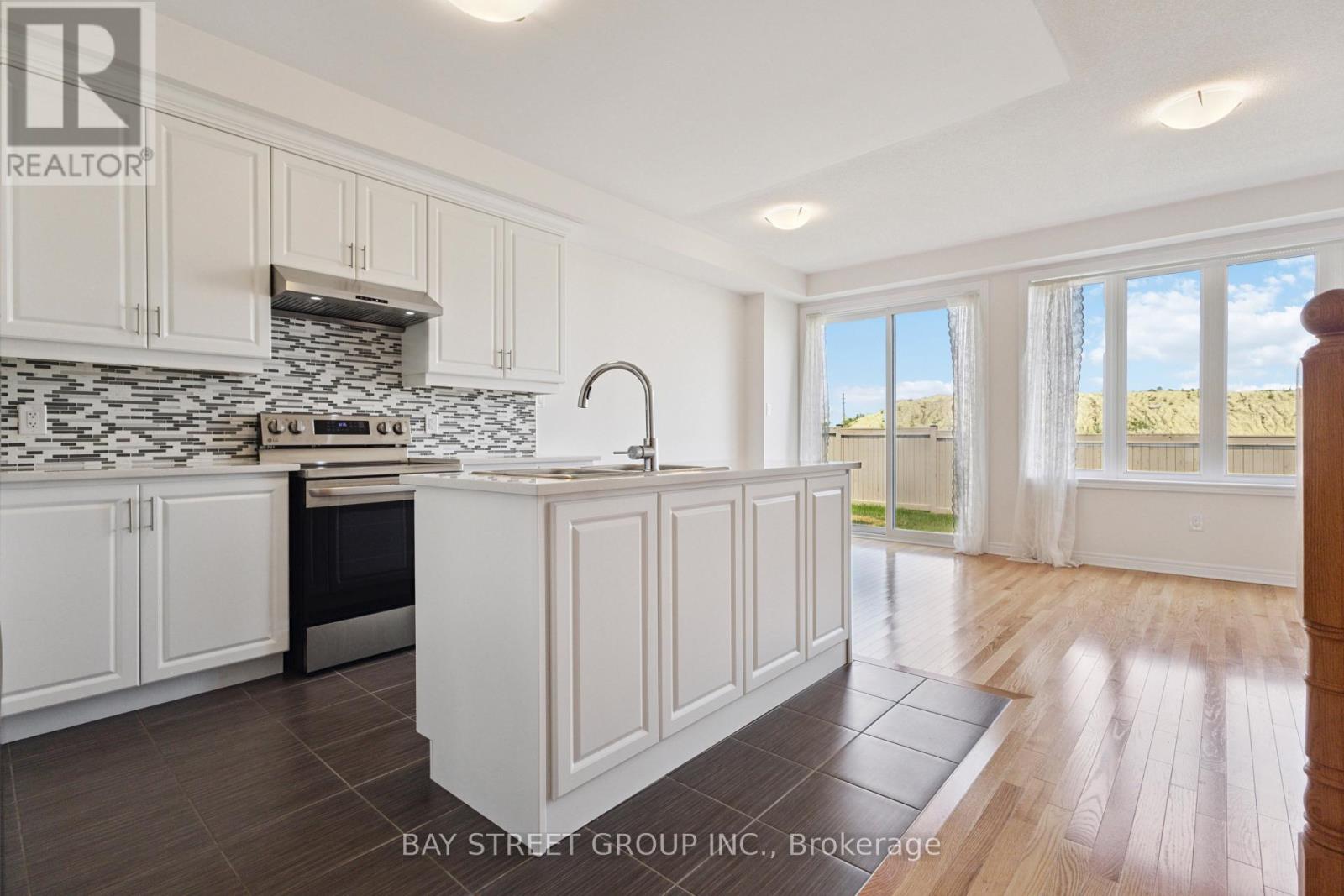 174 Mumbai Drive, Markham, Ontario  L3S 0G5 - Photo 7 - N12295624