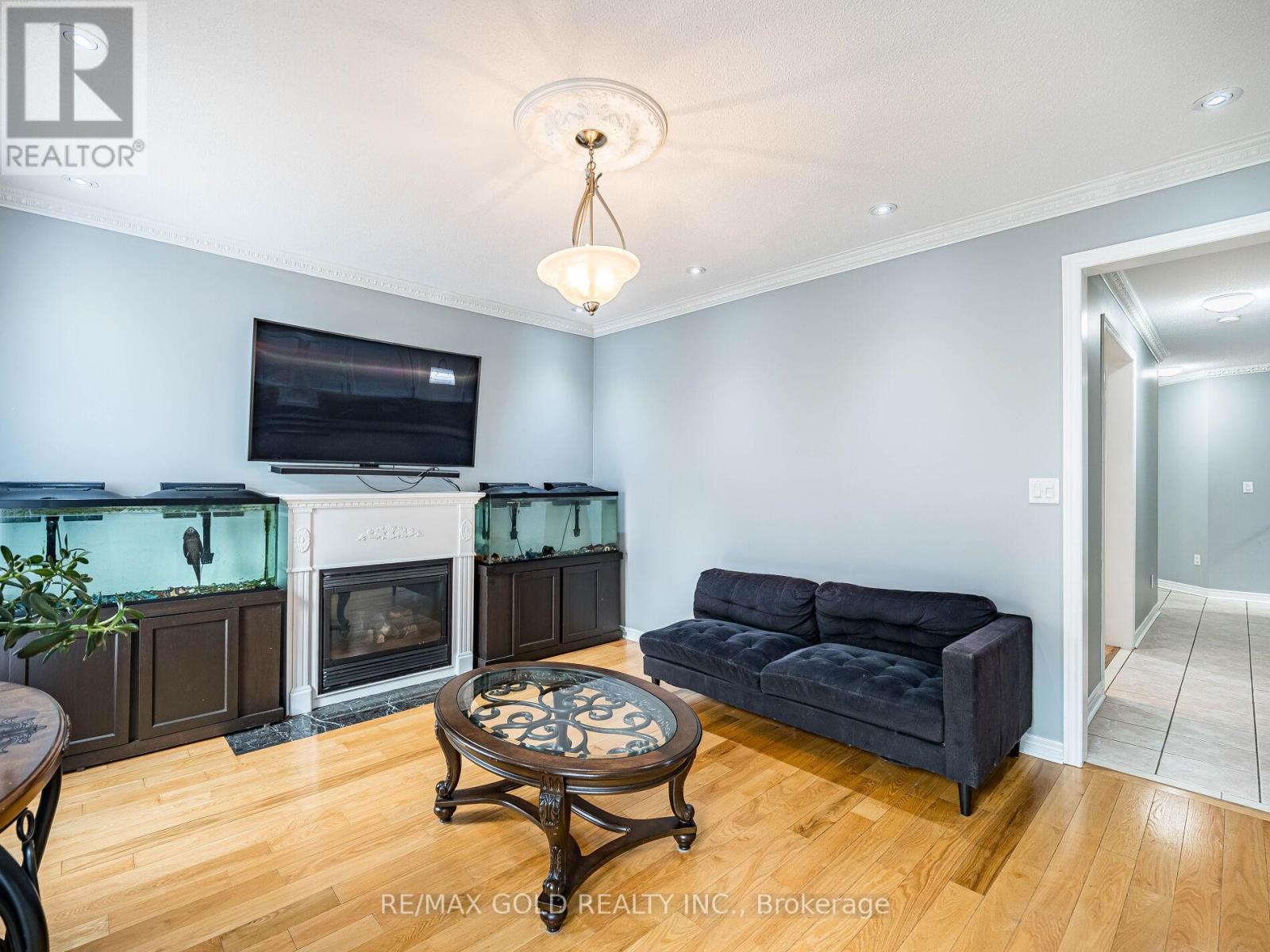 37 Alice Springs Crescent, Brampton, Ontario  L6X 0R7 - Photo 10 - W12295610