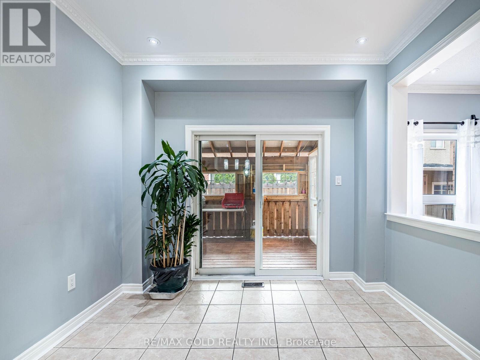 37 Alice Springs Crescent, Brampton, Ontario  L6X 0R7 - Photo 19 - W12295610