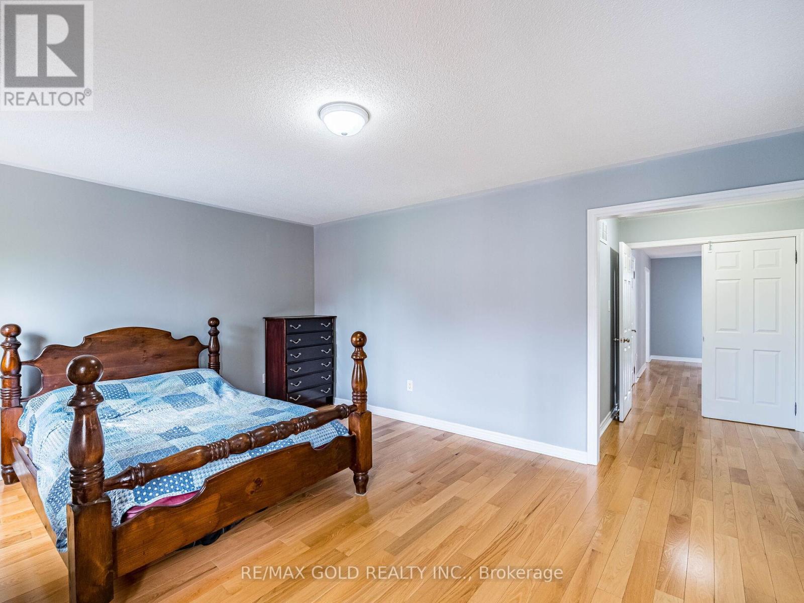 37 Alice Springs Crescent, Brampton, Ontario  L6X 0R7 - Photo 21 - W12295610