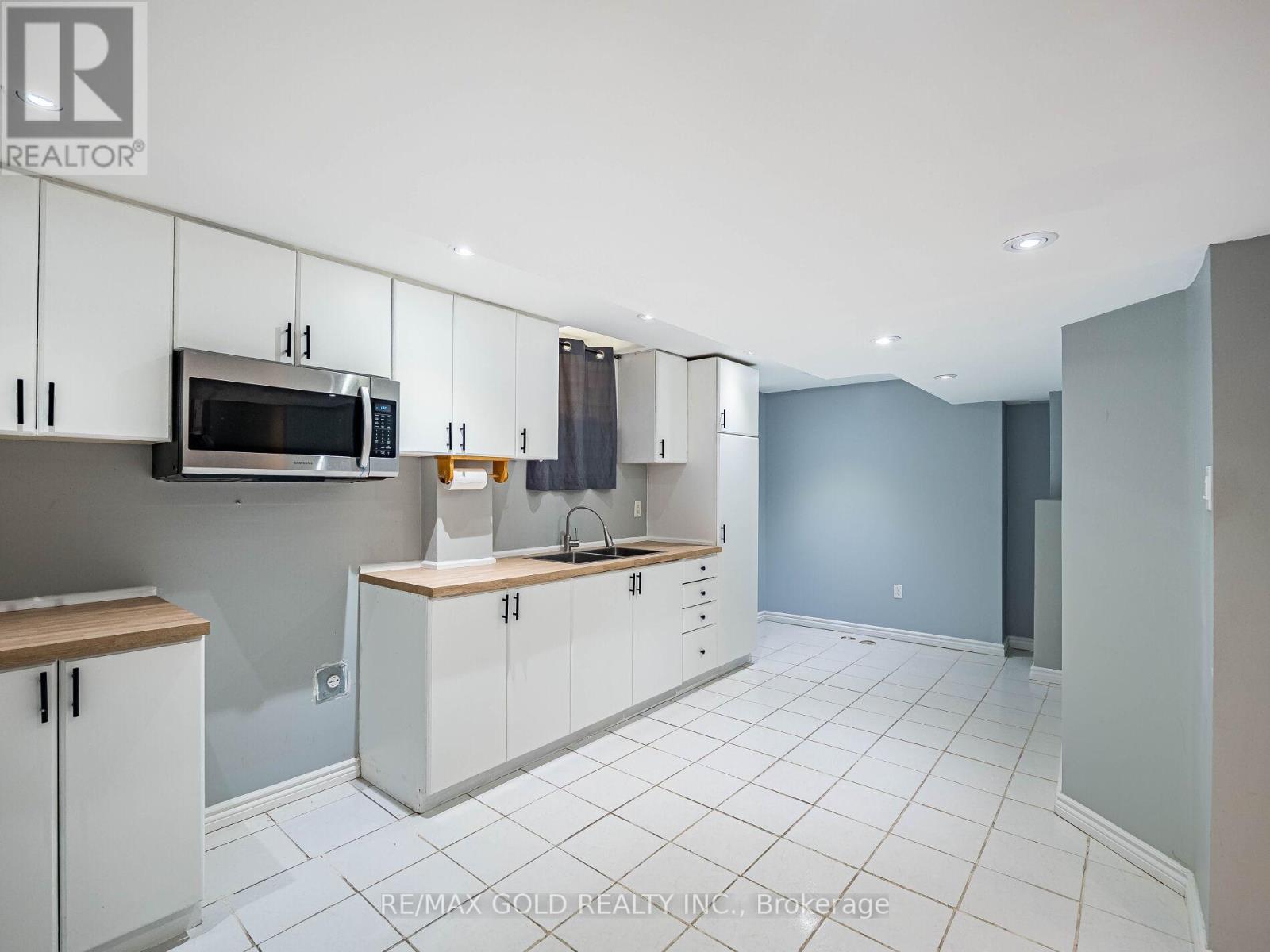 37 Alice Springs Crescent, Brampton, Ontario  L6X 0R7 - Photo 32 - W12295610