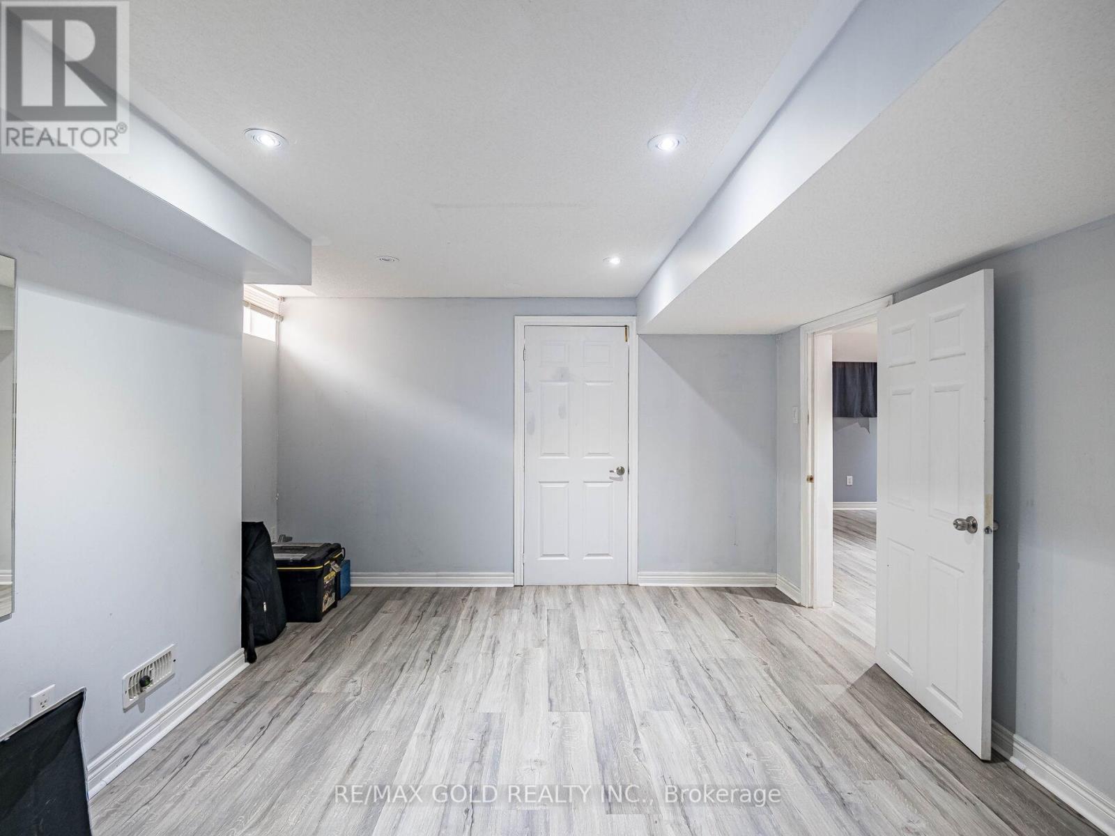 37 Alice Springs Crescent, Brampton, Ontario  L6X 0R7 - Photo 33 - W12295610