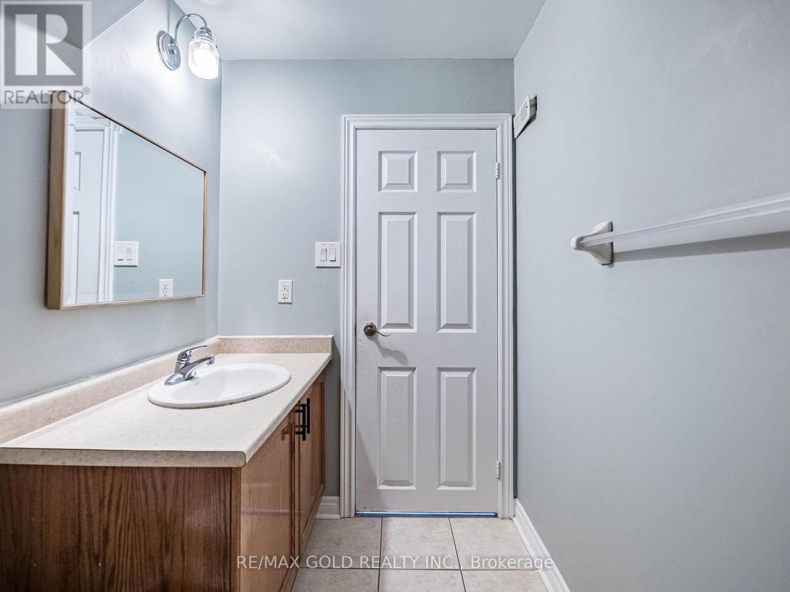 37 Alice Springs Crescent, Brampton, Ontario  L6X 0R7 - Photo 35 - W12295610