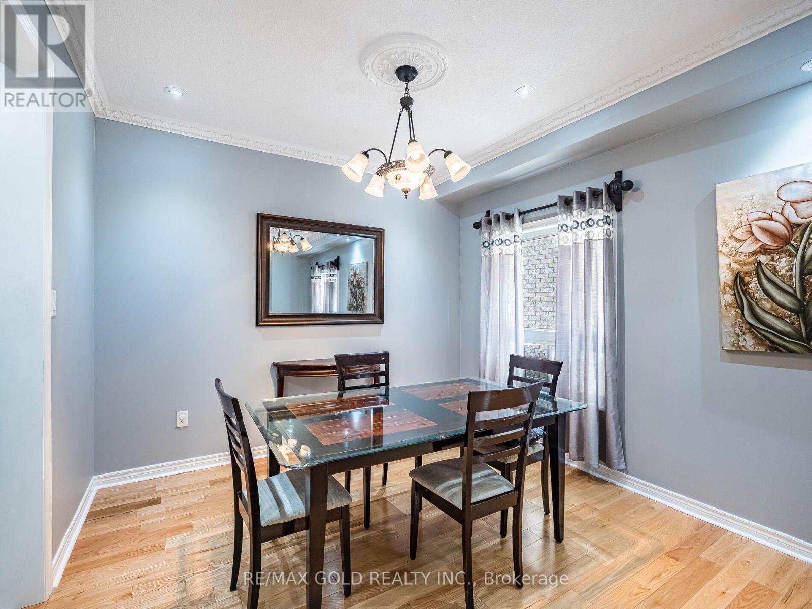 37 Alice Springs Crescent, Brampton, Ontario  L6X 0R7 - Photo 9 - W12295610