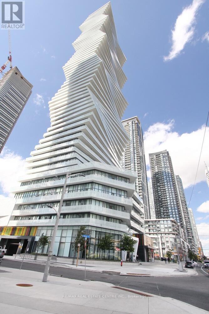 3602 - 3900 Confederation Parkway, Mississauga (City Centre), Ontario  L5B 0M3 - Photo 2 - W12295621