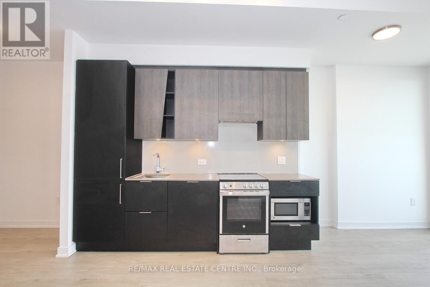 3602 - 3900 Confederation Parkway, Mississauga (City Centre), Ontario  L5B 0M3 - Photo 8 - W12295621