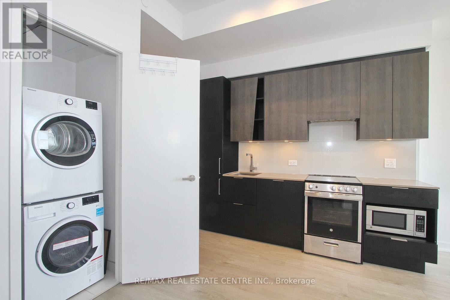 3602 - 3900 Confederation Parkway, Mississauga (City Centre), Ontario  L5B 0M3 - Photo 9 - W12295621