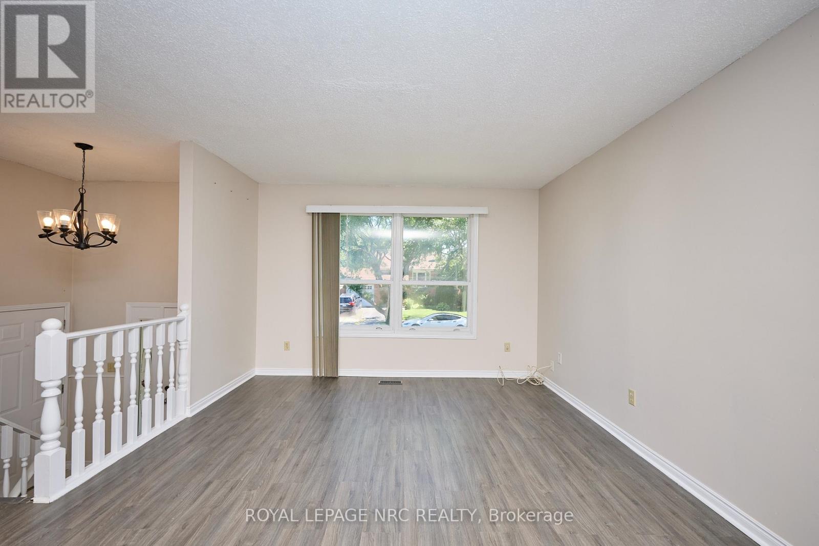 6090 Crimson Drive, Niagara Falls, Ontario  L2G 7S5 - Photo 10 - X12295646