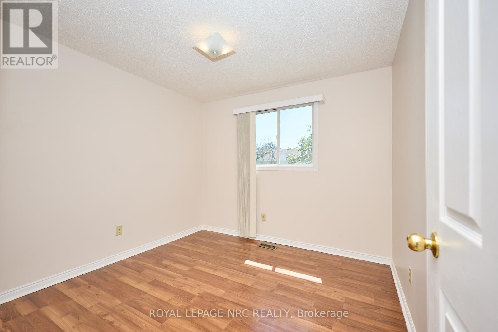 6090 Crimson Drive, Niagara Falls, Ontario  L2G 7S5 - Photo 16 - X12295646