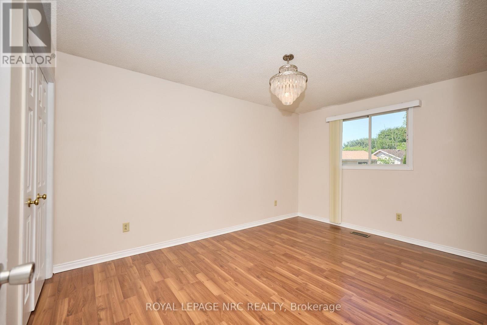 6090 Crimson Drive, Niagara Falls, Ontario  L2G 7S5 - Photo 18 - X12295646
