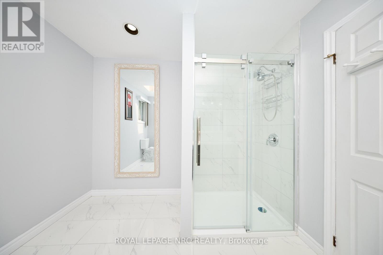 6090 Crimson Drive, Niagara Falls, Ontario  L2G 7S5 - Photo 25 - X12295646