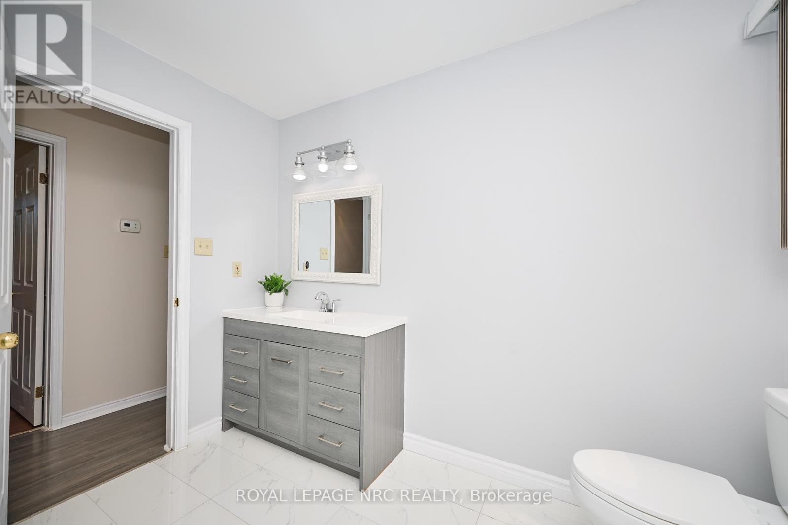 6090 Crimson Drive, Niagara Falls, Ontario  L2G 7S5 - Photo 26 - X12295646