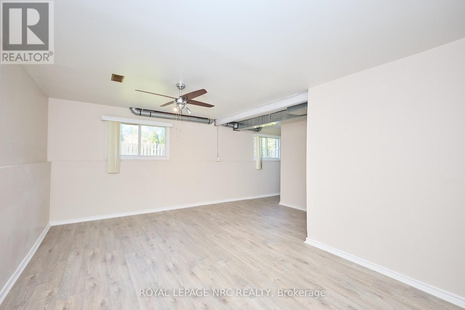 6090 Crimson Drive, Niagara Falls, Ontario  L2G 7S5 - Photo 33 - X12295646