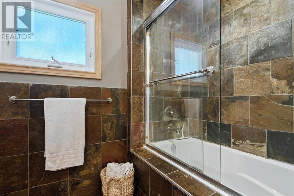 Property at 8 Mckinnon Crescent image 5
