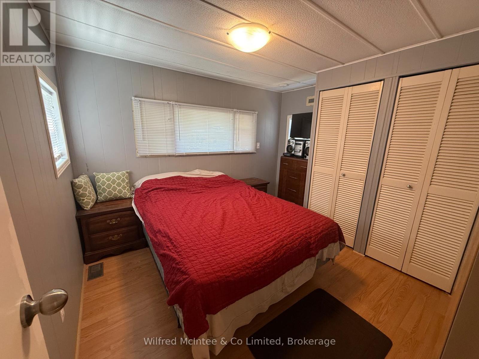 19 Bluejay Crescent, Brockton, Ontario  N0G 2V0 - Photo 10 - X12295664