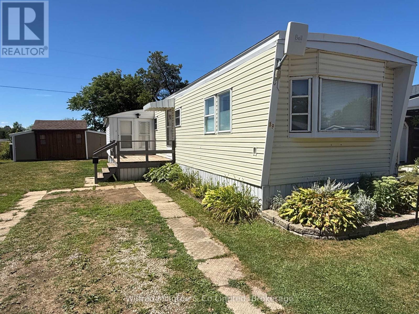 19 Bluejay Crescent, Brockton, Ontario  N0G 2V0 - Photo 2 - X12295664