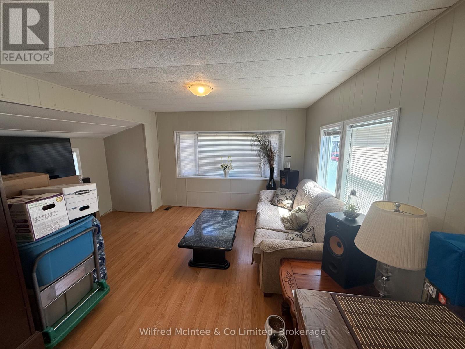 19 Bluejay Crescent, Brockton, Ontario  N0G 2V0 - Photo 8 - X12295664