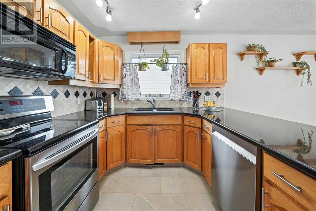 Property at 7 Kemp Avenue image 1