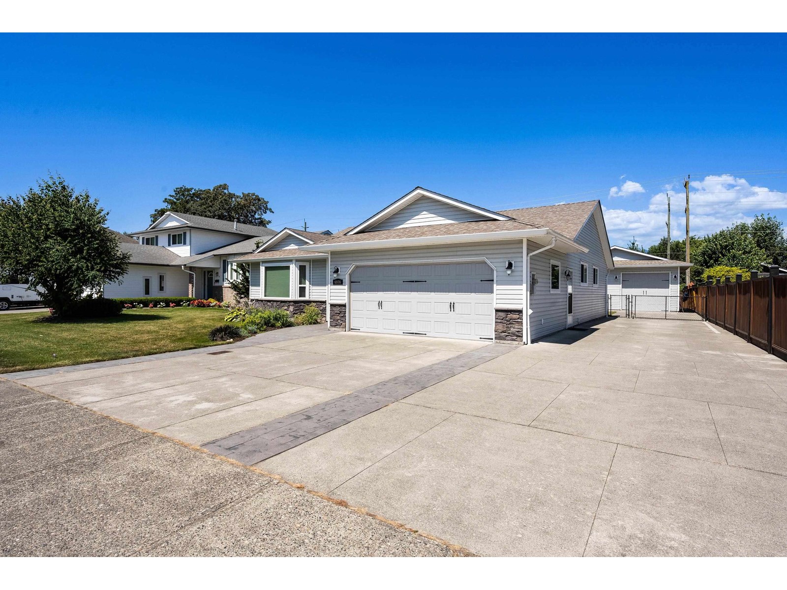 Property at 6976 COACH LAMP DRIVE image 1