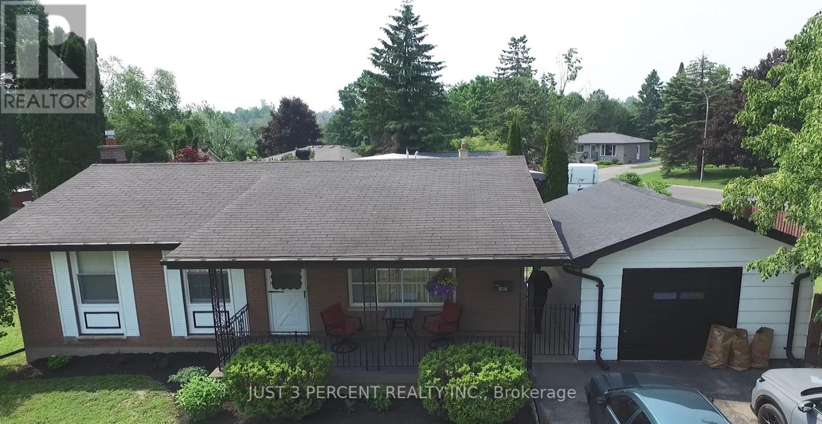 Property at 1087 ST PAUL'S STREET image 3