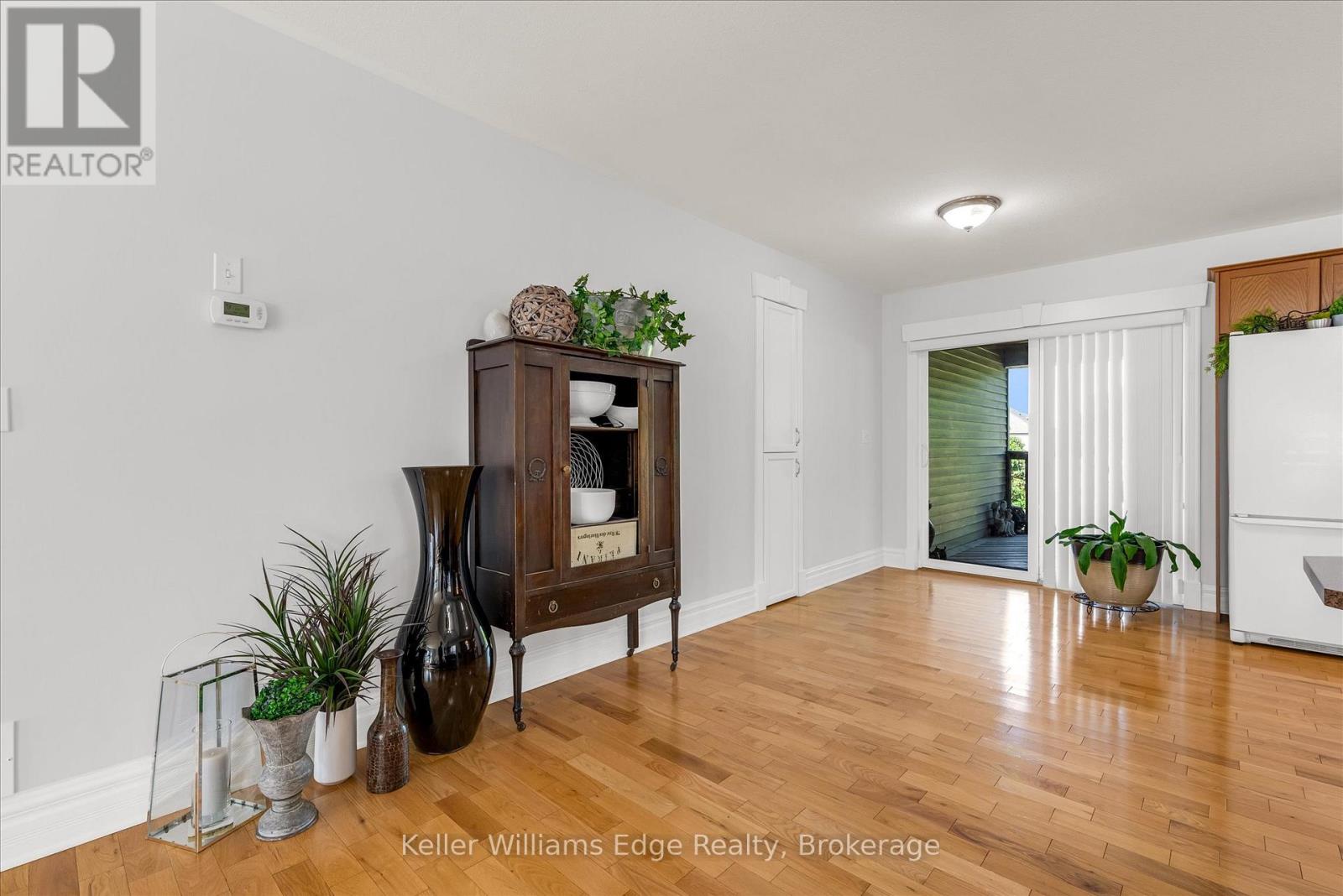 279 Knoll Street, Port Colborne, Ontario  L3K 5B8 - Photo 11 - X12295044