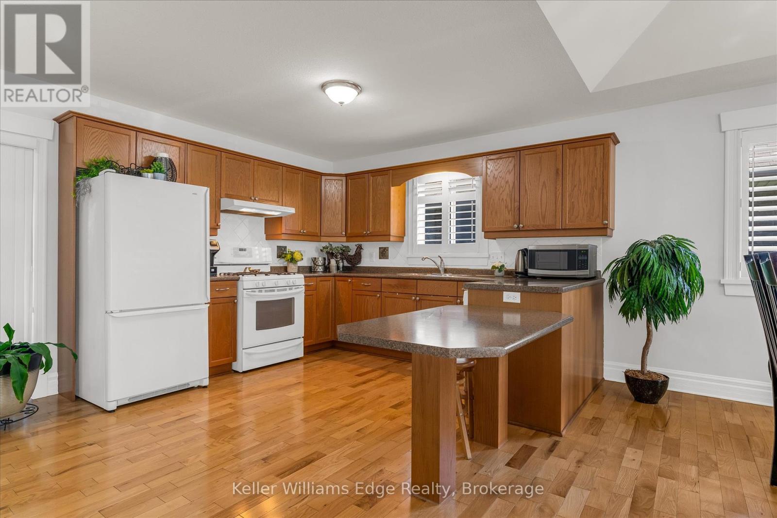 279 Knoll Street, Port Colborne, Ontario  L3K 5B8 - Photo 8 - X12295044