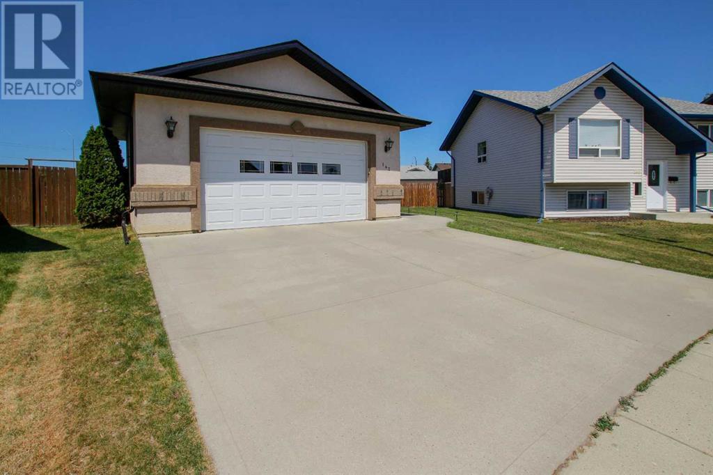 Property at 142 Kidd Close image 2