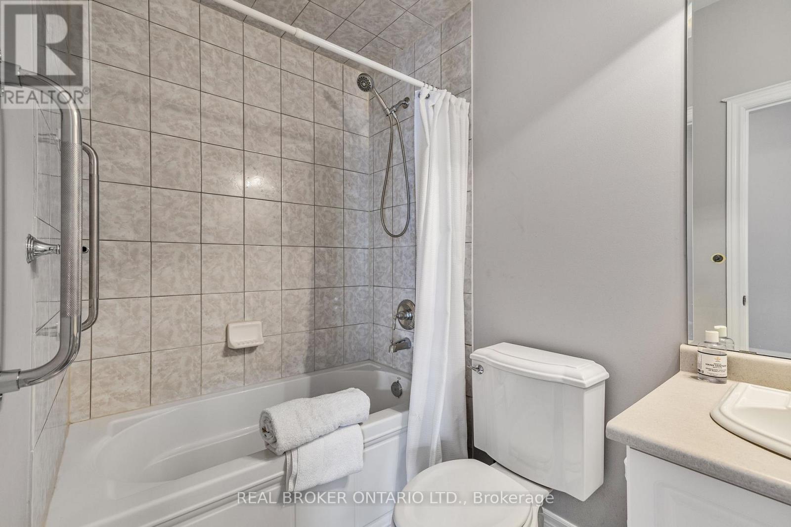 28 Hampton Springs Drive, Brampton, Ontario  L6P 2W4 - Photo 30 - W12295684