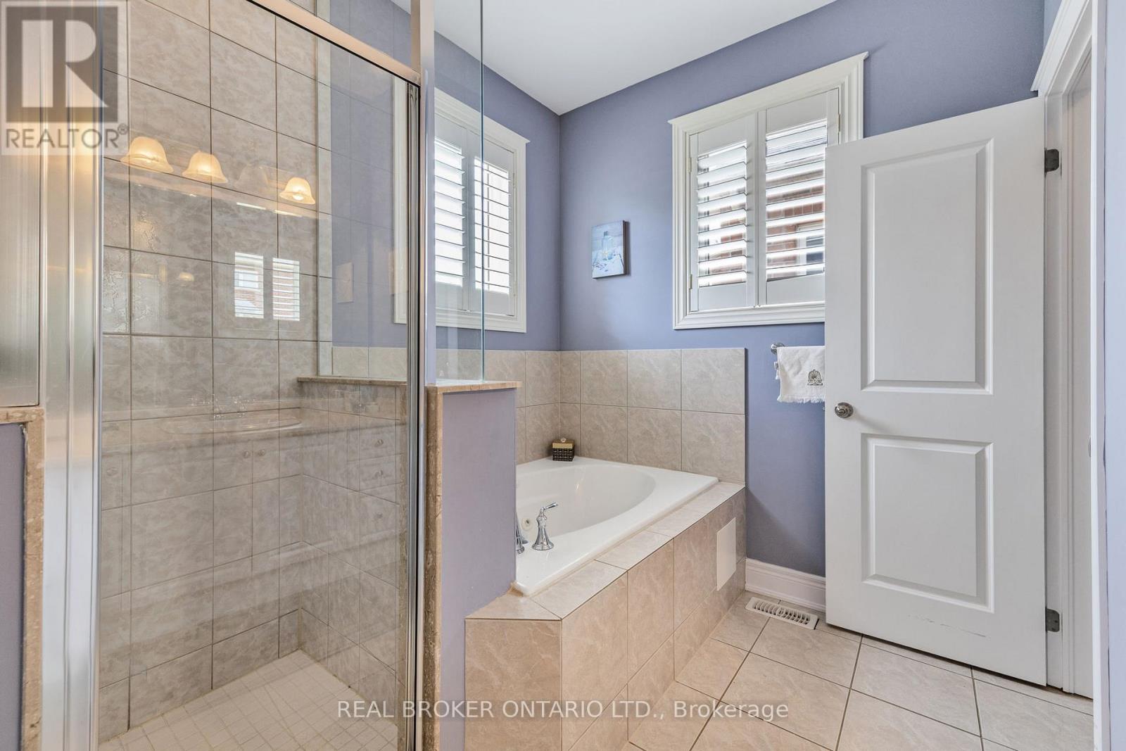 28 Hampton Springs Drive, Brampton, Ontario  L6P 2W4 - Photo 36 - W12295684